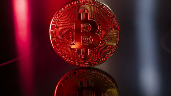 Η πτώση του Bitcoin προειδοποιεί για προβλήματα στις παγκόσμιες αγορές