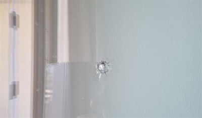 Ρέθυμνο: Αδέσποτη σφαίρα έπεσε σε παράθυρο παιδικού δωματίου