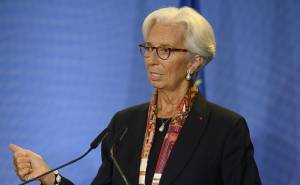 Λαγκάρντ: Παραμένει η αβεβαιότητα-Κίνδυνοι βραχυπρόθεσμα