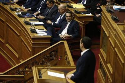 Βουλή: «Ναυμαχία» αρχηγών για φρεγάτες και ελληνογαλλική συμφωνία