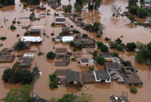 Βραζιλία: Τουλάχιστον 56 νεκροί και 67 αγνοούμενοι απ’τις καταρρακτώδεις βροχές