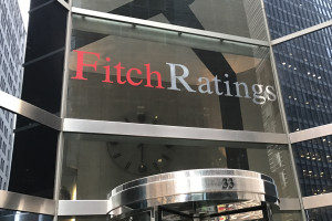 Καθησυχαστικός ο οίκος Fitch για τα «κόκκινα δάνεια» στην Ελλάδα