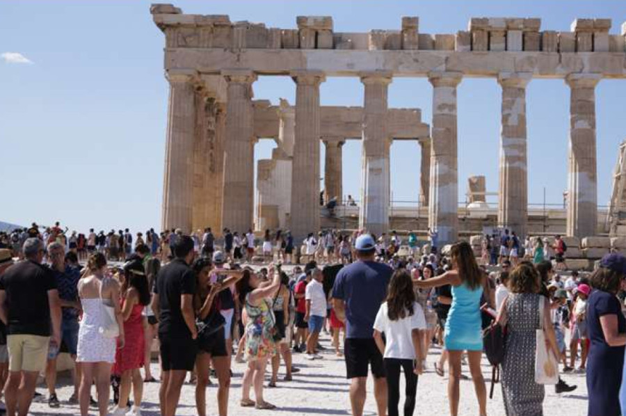 Στα €21 δισ. τα τουριστικά έσοδα στο 10μηνο- Νέο ρεκόρ