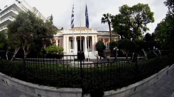 Μαξίμου: Ενώπιον θρίλερ με τα προαπαιτούμενα-Πονοκέφαλος με βουλευτές