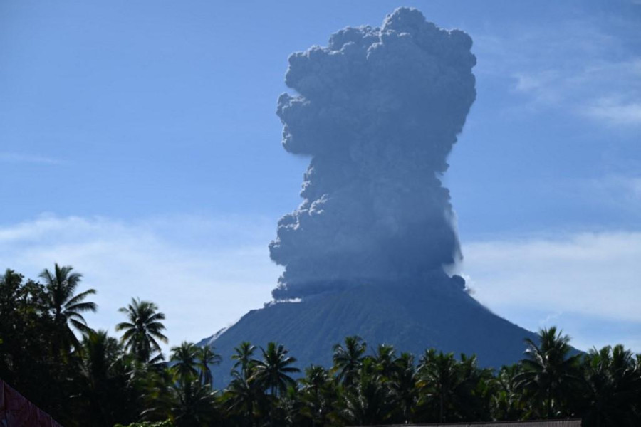 Συναγερμός στην Ινδονησία: Εξερράγη το ηφαίστειο Ibu