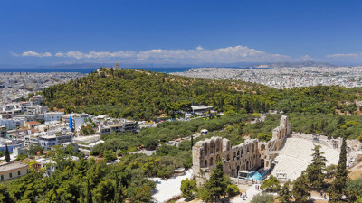 Δήμος Αθηναίων: Επιχείρηση καθαρισμού στον αρχαιολογικό χώρο του Λόφου Φιλοπάππου