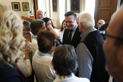 Χριστουγεννιάτικα κάλαντα στο Δημαρχιακό Μέγαρο της Αθήνας