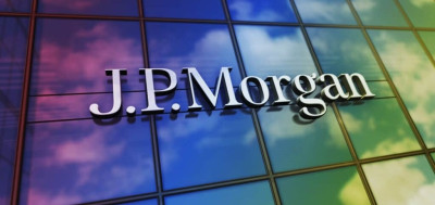 JP Morgan: Αναβάθμιση των ελληνικών μετοχών για το 2025