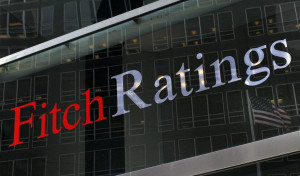 Fitch: Μειωμένο ρίσκο για τις ελληνικές τράπεζες