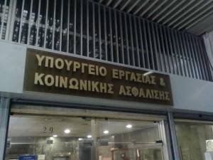 Υπ. Εργασίας: Κόντρα με Βρούτση για ασφαλιστικές οφειλές και ρυθμίσεις