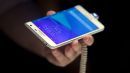 H Samsung υπέκυψε στον ανταγωνισμό των iphones και της Xiaomi