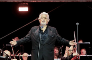 Όταν ο Plácido Domingo μάς χάρισε μια απολαυστική μυσταγωγική συναυλία στην Ιερά Μονή Τοπλού στη Σητεία