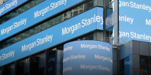 Morgan Stanley: Παραμένει θετική για τις ελληνικές τράπεζες