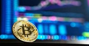 Bitcoin: Απότομη προσγείωση στα 30.800 δολάρια