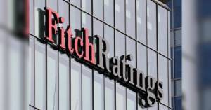 Fitch: Αναβάθμισε τα ομόλογα τριών ελληνικών τραπεζών