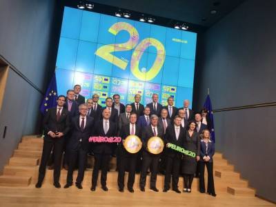 20 χρόνια ευρώ: Success story ή εφιάλτης;