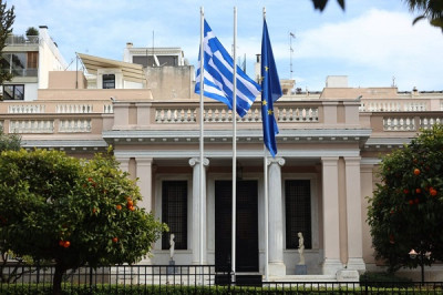 Κυβέρνηση: Άστοχος ο παραλληλισμός των γαλλικών εκλογών με την Ελλάδα