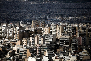 Ελληνική αγορά ακινήτων: Ισχυρή στα οικιστικά, ανθεκτική στα εμπορικά (γραφήματα)