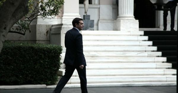 Μαξίμου: «Ανοησία» η κωλυσιεργία στη διαπραγμάτευση-Πιστωτική ασφυξία στην Ελλάδα