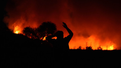 Πυρκαγιά σε χαμηλή βλάστηση στο Μαρούσι