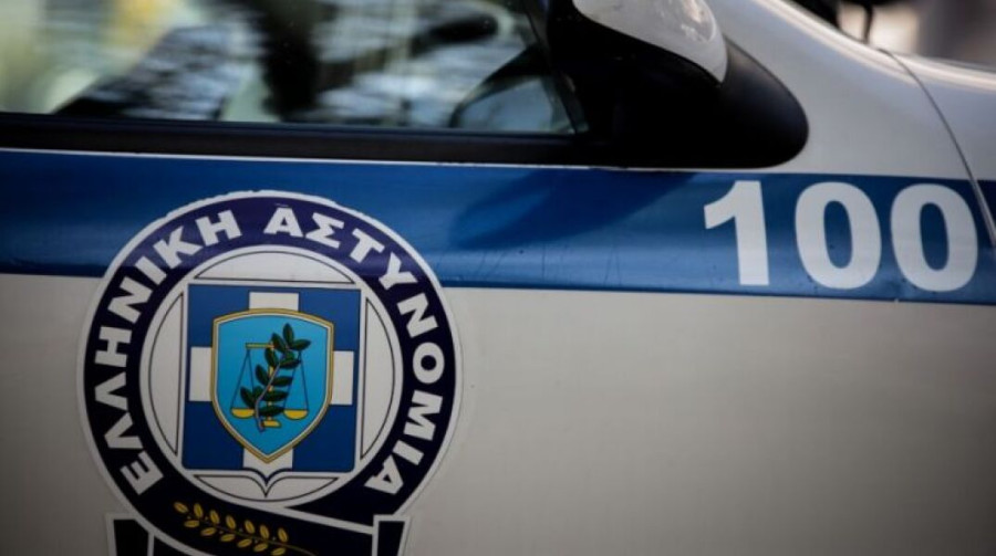 Σύλληψη 13 ατόμων για ναρκωτικά στα νότια προάστια-Εμπλοκή τριών αστυνομικών