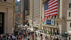 Wall Street: Κέρδη με «σπασμένα φρένα»-Νέα ρεκόρ για Dow-S&amp;P