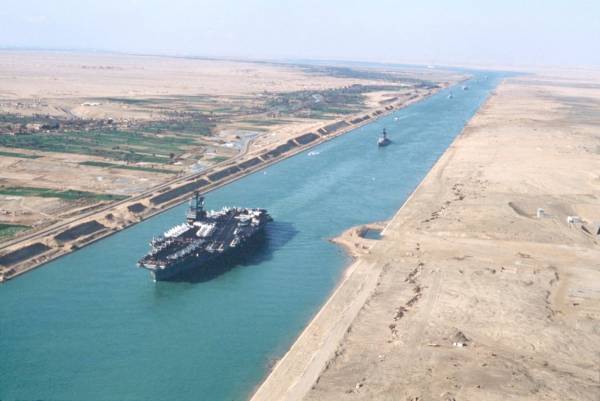 Διώρυγα του Σουέζ: 6% αύξηση στα θαλάσσια διόδια διέλευσης