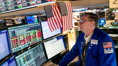 Αναπόφευκτες οι νέες εβδομαδιαίες απώλειες για τη Wall Street