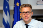 Κόντρα κυβέρνησης - ΠΑΣΟΚ για το στεγαστικό, με αφορμή ανάρτηση του Σκέρτσου