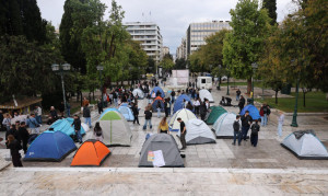 Σύνταγμα: Φοιτητές στήνουν «κατασκήνωση διαμαρτυρίας» για κόστος σπουδών και στέγασης - Αύριο το μαθητικό συλλαλητήριο