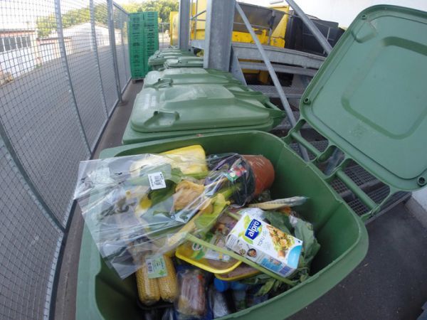 Ένα τρις δολλάρια αξίζουν τα ασφαλή τρόφιμα στα... σκουπίδια