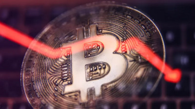 Στο χαμηλότερο επίπεδο από τα τέλη του 2020 το bitcoin