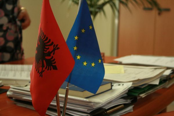 Υποψήφια κι επισήμως η Αλβανία για ένταξη στην ΕΕ