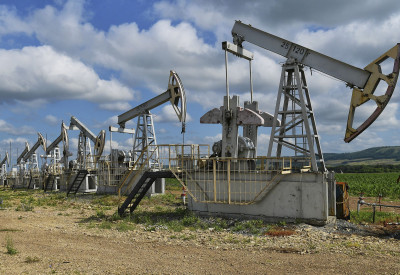 Τρίτη συνεχόμενη ημέρα κερδών για το πετρέλαιο-Υποχωρεί το φυσικό αέριο