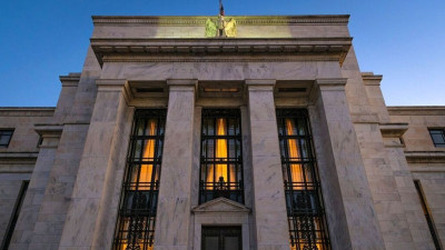 Fed: Παύση στις αυξήσεις επιτοκίων «βλέπουν» οι οικονομολόγοι τον Ιούνιο