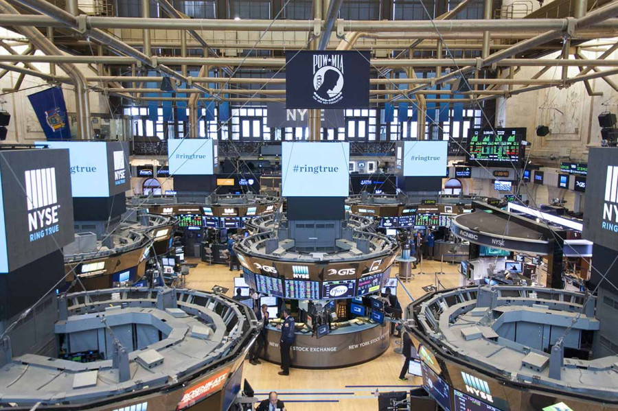 Μικτά πρόσημα στη Wall Street καθώς ο τεχνολογικός τομέας υποχωρεί