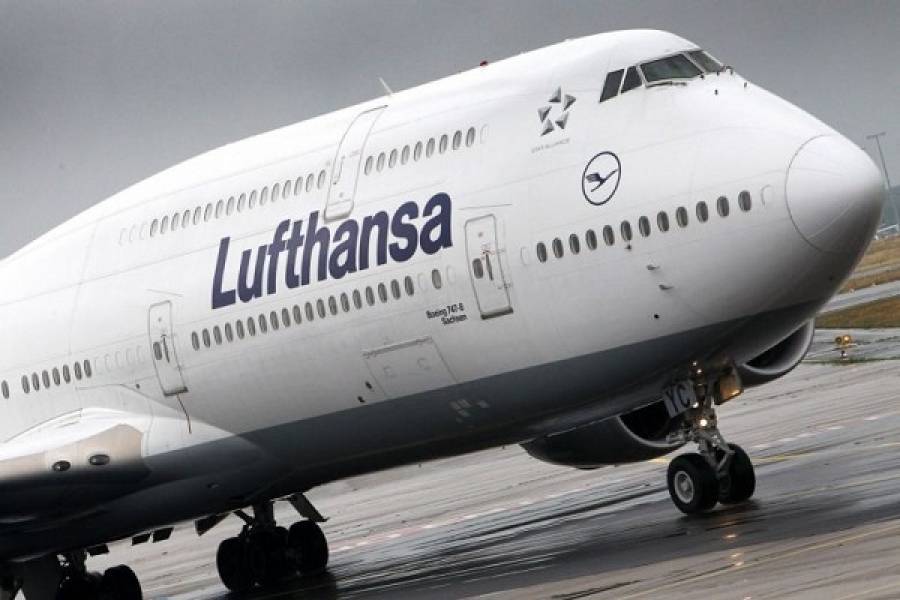 Lufthansa: Μειώνονται οι εξαιρέσεις από την υποχρεωτική χρήση μάσκας