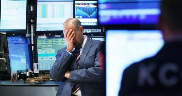 Αγορές στο χείλος του γκρεμού &amp; επενδυτές έτοιμοι για &quot;καταστροφή&quot;