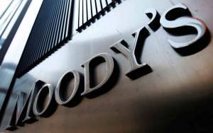 Η Moody’s αναβάθμισε το outlook των ελληνικών τραπεζών