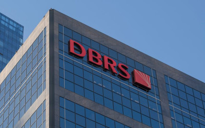 DBRS: Αναβάθμιση του outlook της ελληνικής οικονομίας- Οι δηλώσεις Χατζηδάκη