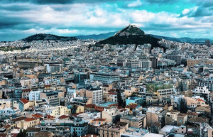 Έρευνα REMAX Ελλάς: Tο 75,6% των οικιστικών ακινήτων που πωλήθηκαν το 2025 ήταν ηλικίας +20 ετών