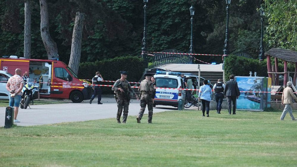 Σοκ στη Γαλλία: Άνδρας μαχαίρωσε παιδιά σε πάρκο- Τρία σοβαρά