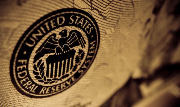 Dudley (FED): Παγκόσμια ύφεση και ισχυρό δολάριο θα πλήξουν τις ΗΠΑ