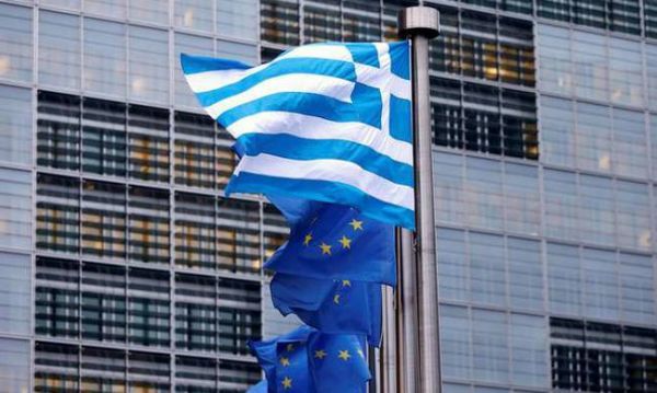 Κομισιόν: Βελτιώνεται το οικονομικό κλίμα στην Ελλάδα