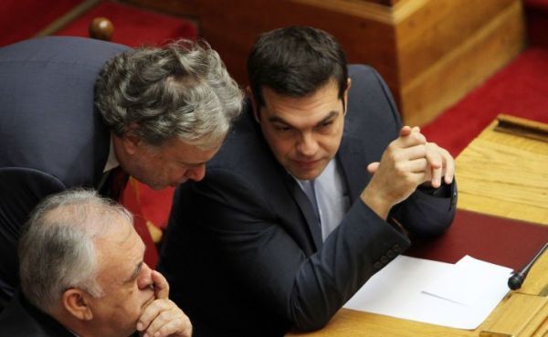 Ανοίγματα Μαξίμου στους αγρότες