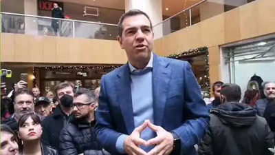 Ο Τσίπρας στα καλύτερά του: Λαϊκιστικό παραλήρημα και άκομψο πολιτικό καλαμπούρι