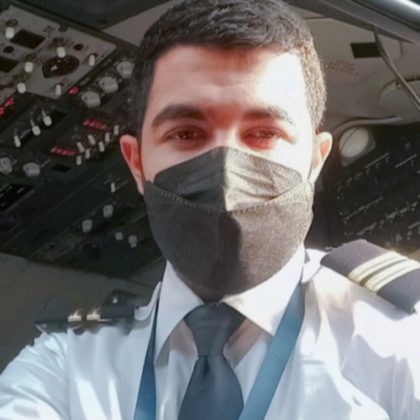 Από την αγάπη για τις πτήσεις σε επίθεση εν πτήσει: Τι γνωρίζουμε για τον συγκυβερνήτη της FlyDubai