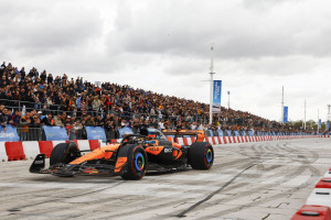 Οι πιο εντυπωσιακές στιγμές του Allwyn x McLaren Racing: Live in Athens (video & photos)