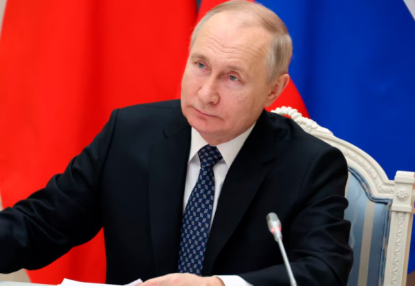 Πούτιν: Θα ξαναρχίσουμε την παραγωγή πυραύλων μέσου βεληνεκούς