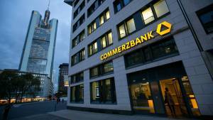 Commerzbank: Προβλέπει άλμα ή βουτιά της βρετανικής στερλίνας